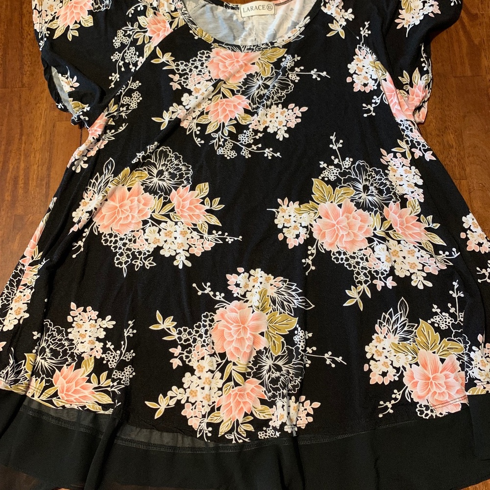 Larace Floral Tunic Top Size XL